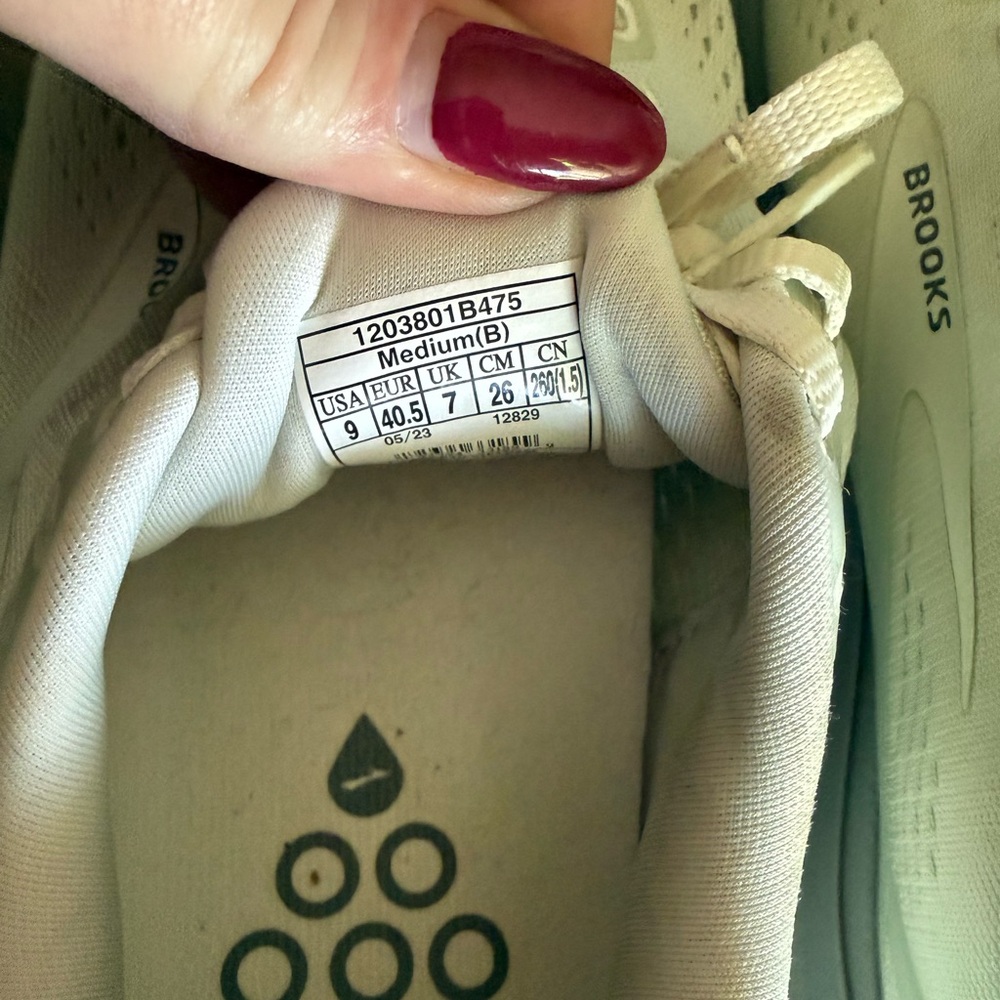 Brooks Ghost Mint Green shoes - Picture 4 of 9